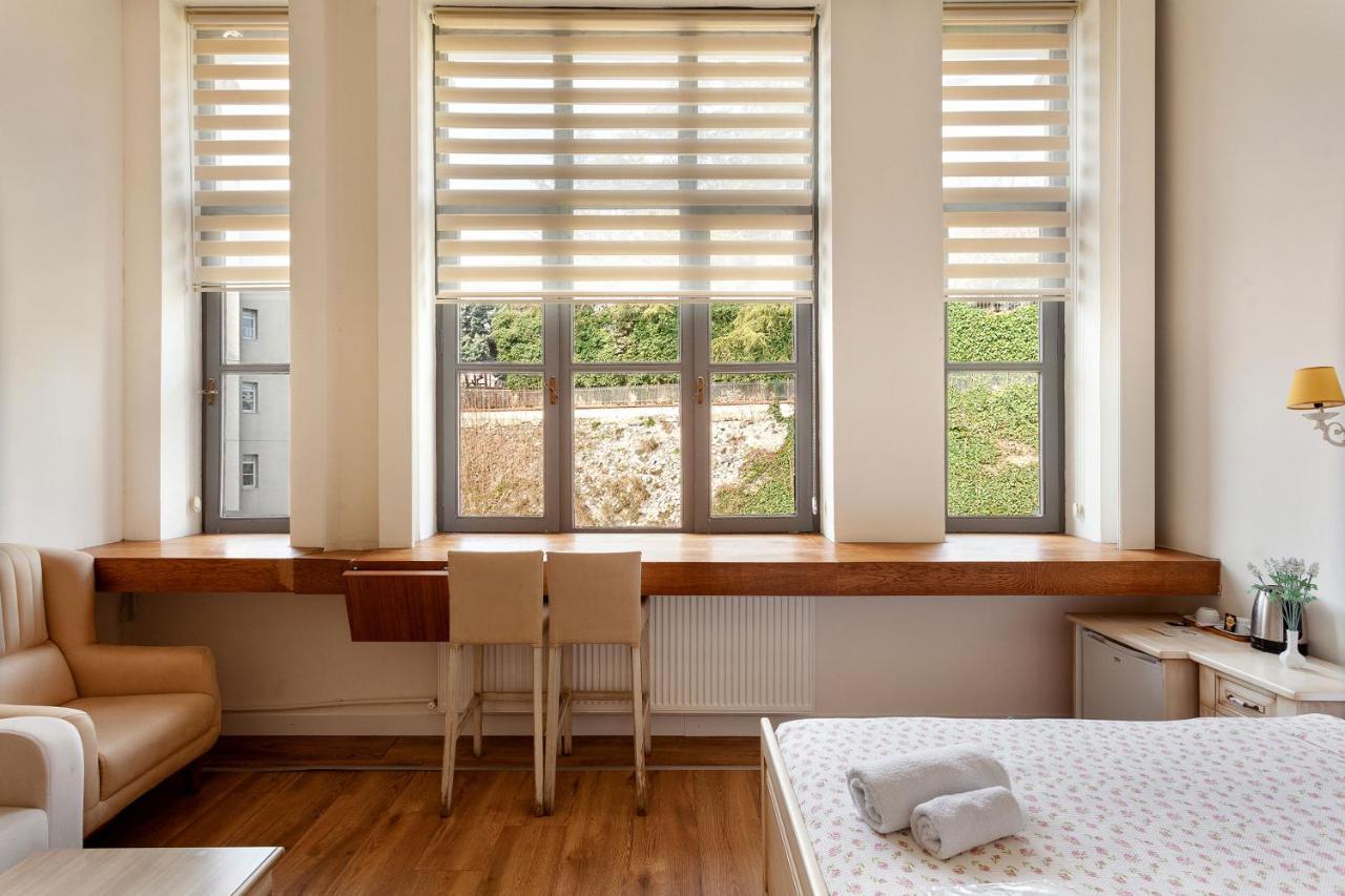 Cezayir Rooms Istanbul Exterior photo
